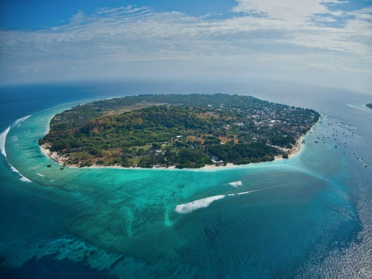 Best 10 Beaches in the Gili Islands - Gili Trawangan Sunset Beach