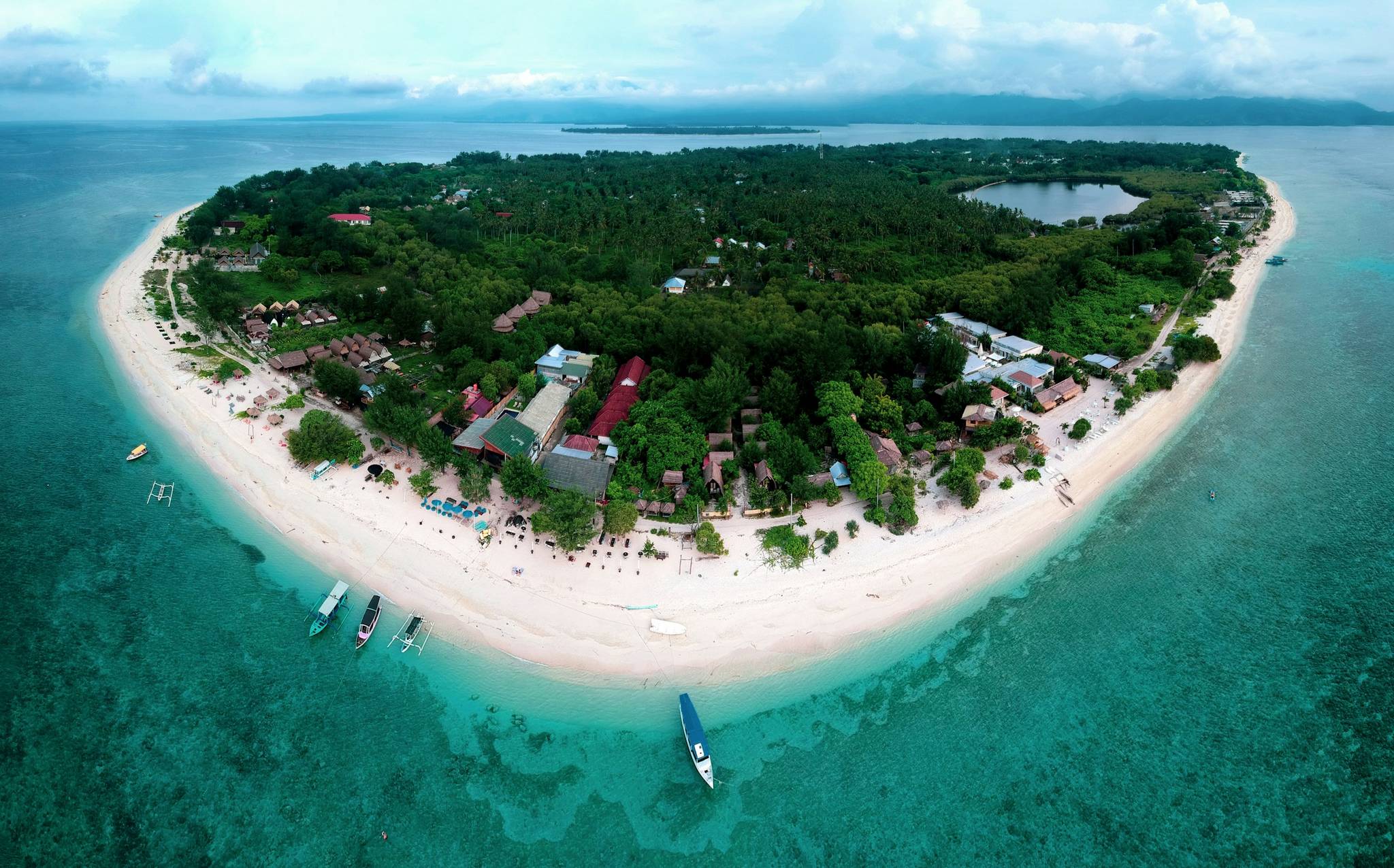 Best 10 Beaches in the Gili Islands