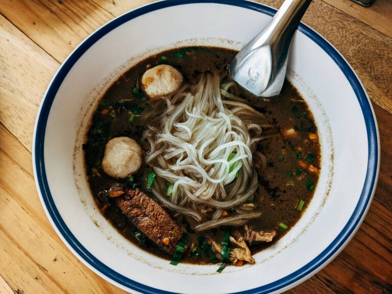 Best 10 Foods You Must Try in Bangkok - Boat Noodles