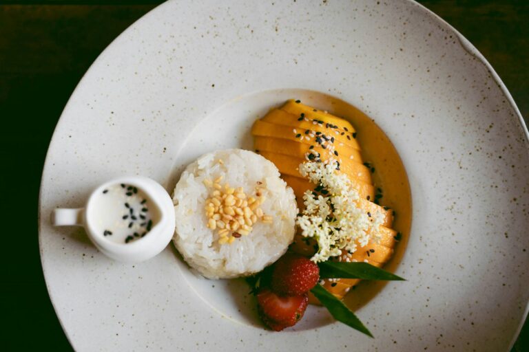Best 10 Foods You Must Try in Bangkok - Mango Sticky Rice
