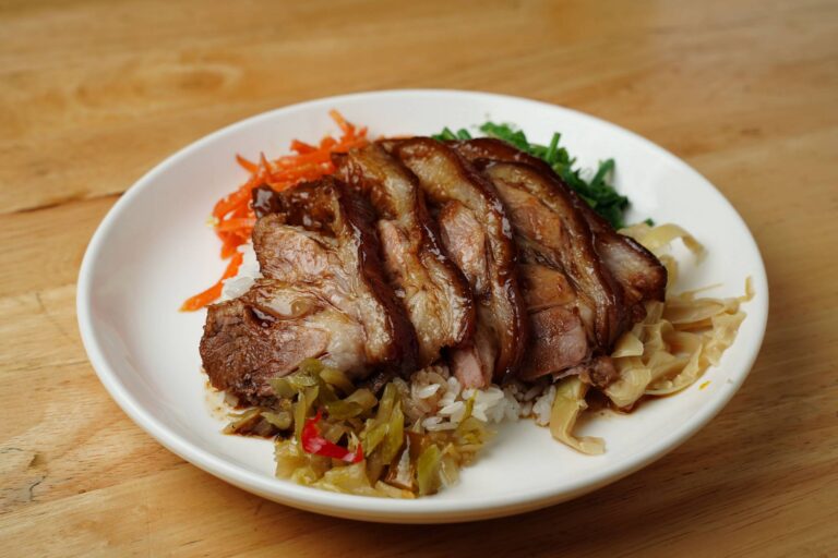 Best 10 Foods You Must Try in Bangkok - Pork Trotter Rice