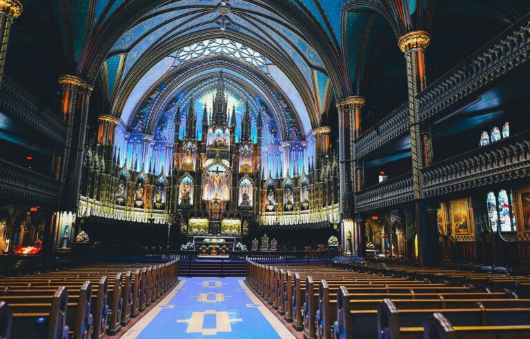 Best 10 Things to See in Montreal Notre-Dame Basilica of Montréal