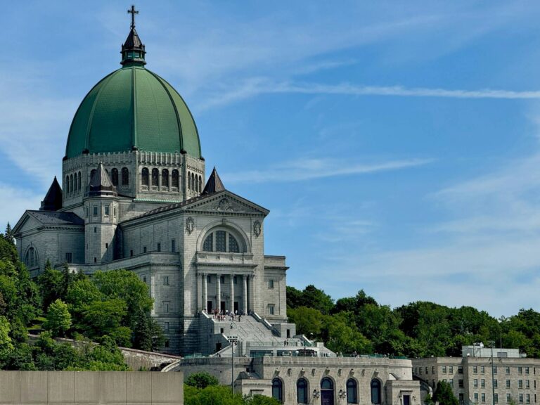 Best 10 Things to See in Montreal Saint Joseph's Oratory of Mount Royal