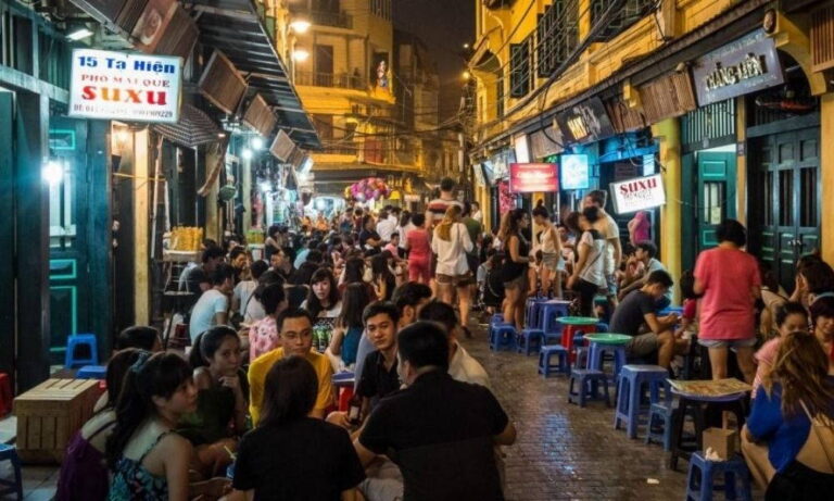 Bia Hoi Junction - Best 10 Things to Do in Hanoi on a Budget
