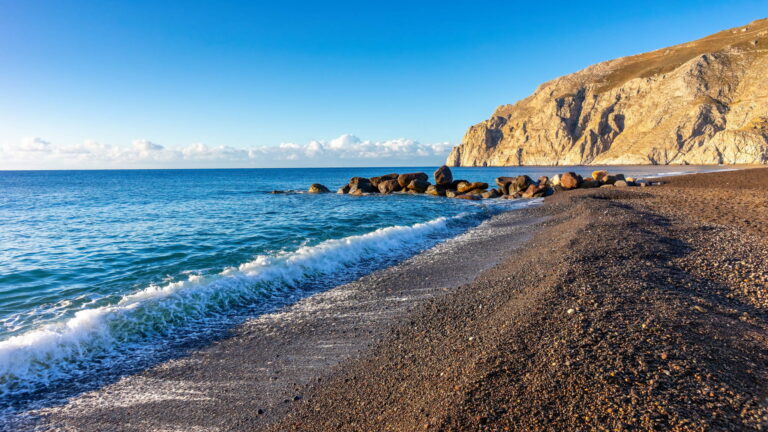 santorini Black Sand Beach - Best 10 Couples Things to Do in Santorin