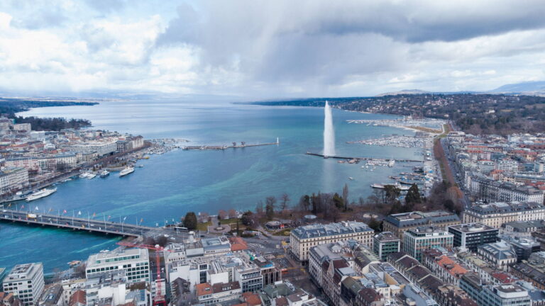 Jet d’Eau & Lake Geneva Promenade - Best 10 Things to Do for Free in Geneva
