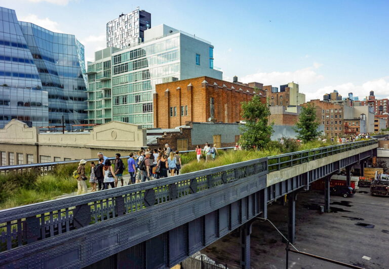 The High Line - Best 10 Things to See in New York City